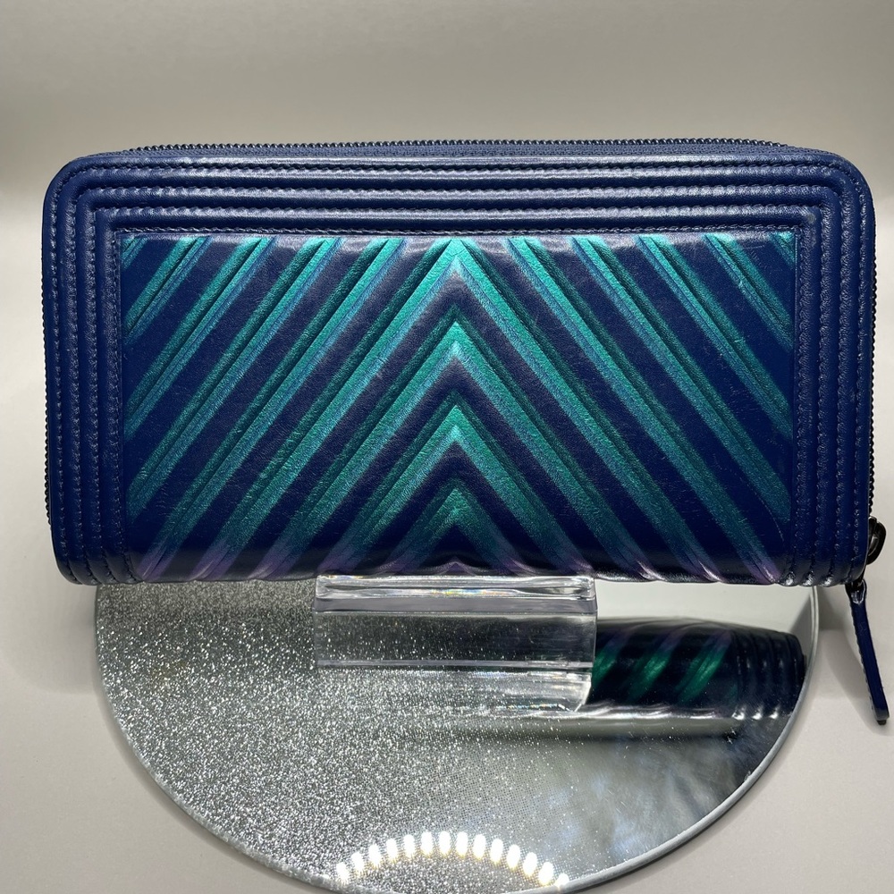 EUC CHANEL Iridescent Boy Chevron Wallet - Picture 4 of 16